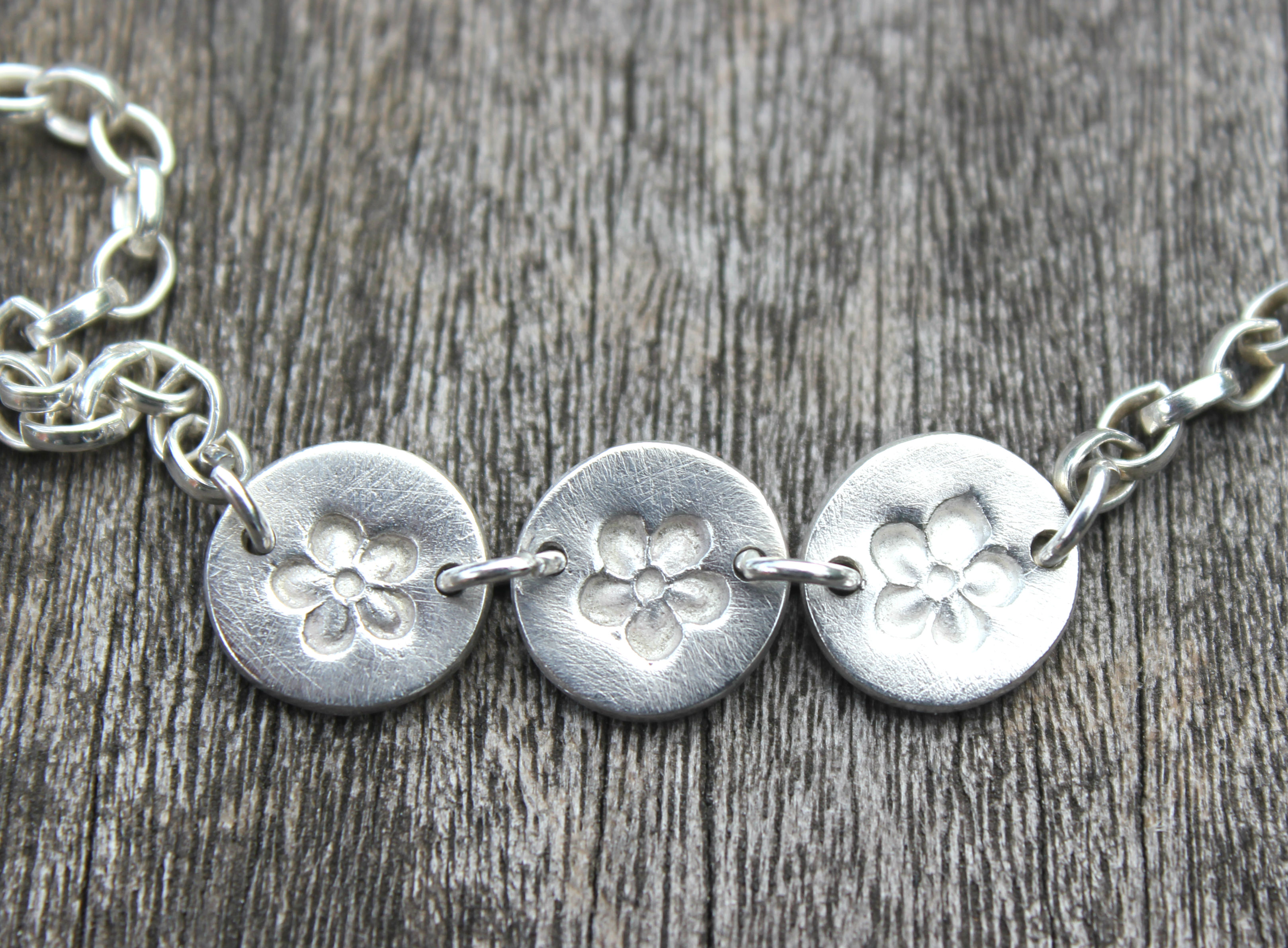 Daisy chain bracelet by little silver hedgehog.JPG
